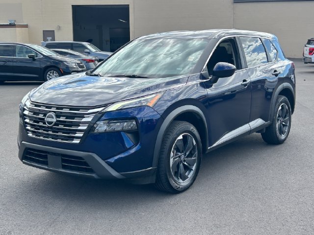 Used 2025 Nissan Rogue SV AWD/4WD image 9