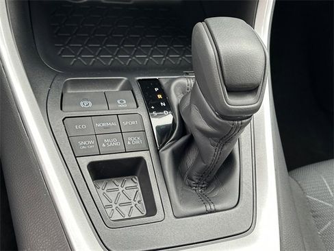 New 2025 Toyota RAV4 XLE image 30