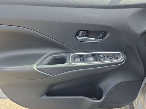 Used 2020 Nissan Versa SR w/ Trunk Package FWD image 17