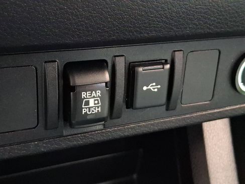 Used 2020 Toyota Tacoma SR5 image 23