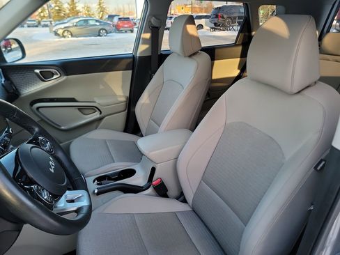 Used 2024 Kia Soul EX image 13