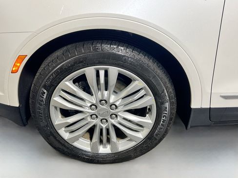 Used 2019 Cadillac XT5 Premium Luxury AWD/4WD image 13