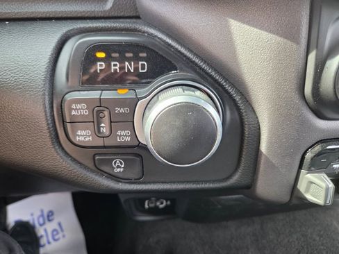 Used 2022 RAM 1500 Big Horn AWD/4WD image 36
