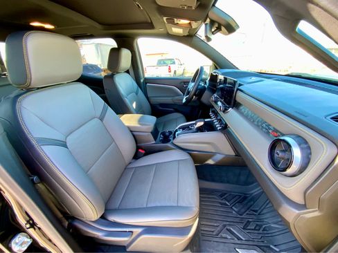 Certified 2025 Chevrolet Colorado ZR2 w/ Midnight Edition image 26