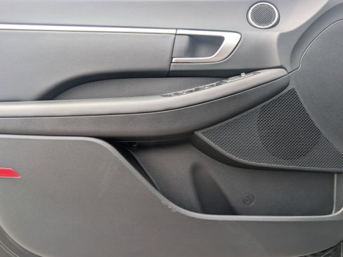Used 2025 Hyundai Sonata SEL FWD image 12