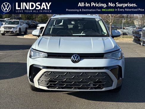 New 2026 Volkswagen Taos SE FWD image 7