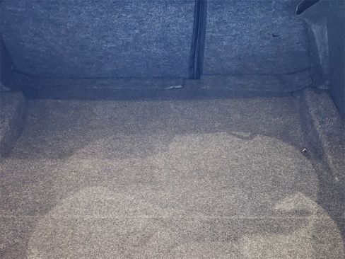 Used 2016 Dodge Challenger R/T image 10