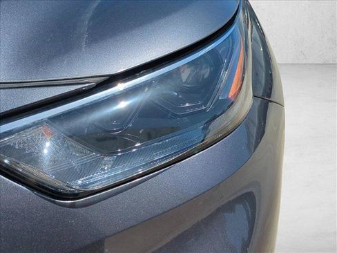 Used 2023 Toyota Highlander L FWD image 7