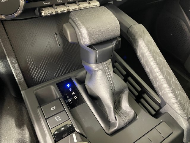 New 2026 Toyota 4Runner SR5 AWD/4WD image 4