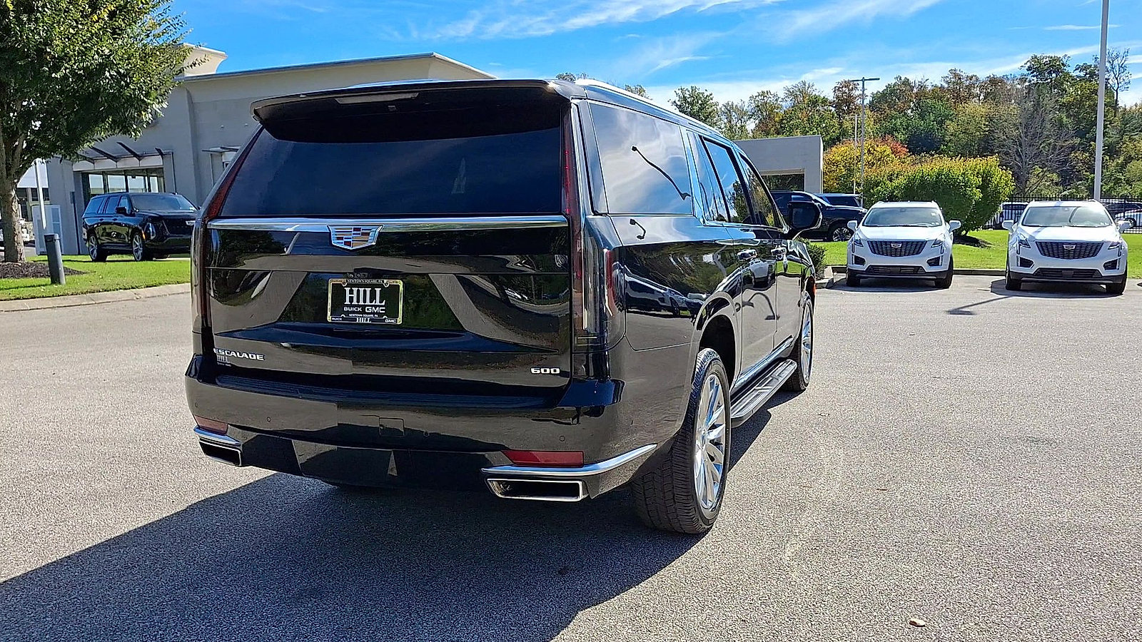 Used 2023 Cadillac Escalade ESV Premium Luxury AWD/4WD image 8