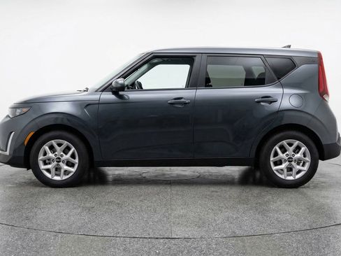 Used 2025 Kia Soul LX w/ LX Technology Package FWD image 5