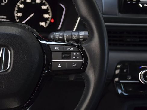 Used 2024 Honda Pilot EX-L image 9