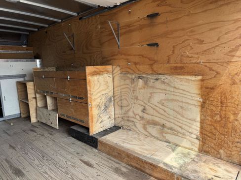 Used 2017 GMC Savana 3500 RWD image 12