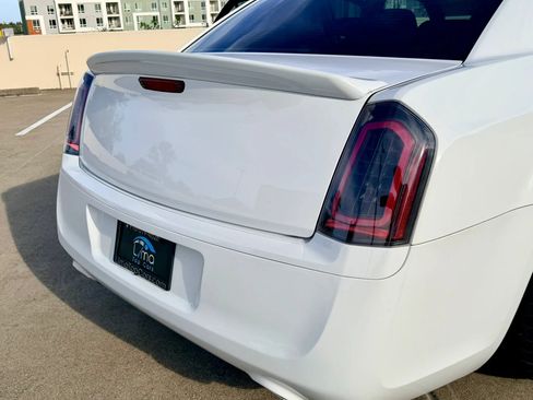Used 2013 Chrysler 300 S RWD image 27