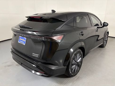 Used 2023 Nissan Ariya AWD image 8