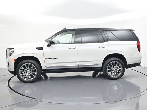 Used 2023 GMC Yukon Denali w/ Advanced Technology Package AWD/4WD image 3