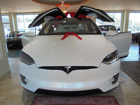 Used 2018 Tesla Model X P100D image 34