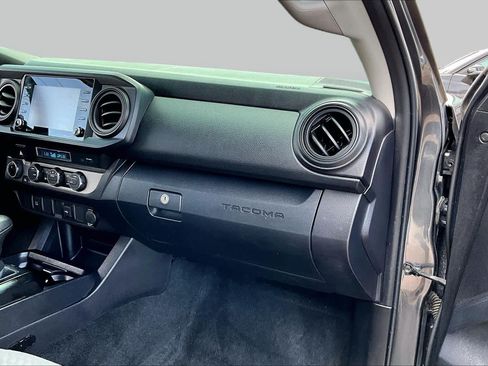 Used 2023 Toyota Tacoma SR AWD/4WD image 17