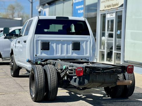 Used 2022 RAM 3500 Tradesman w/ Chrome Appearance Group AWD/4WD image 3