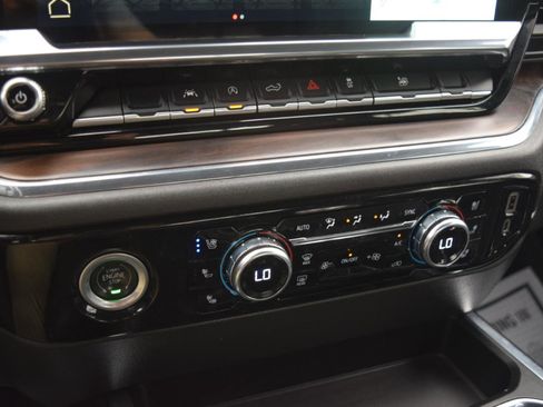 Used 2022 GMC Sierra 1500 SLT w/ SLT Convenience Package image 35