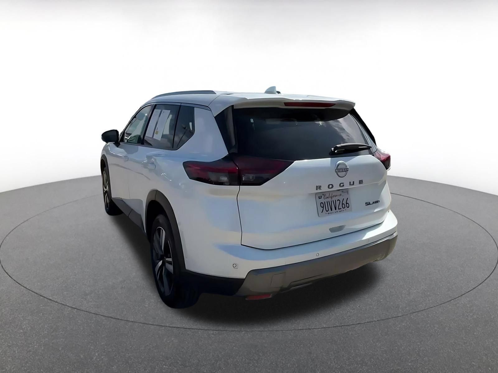 Used 2026 Nissan Rogue SL AWD/4WD image 10