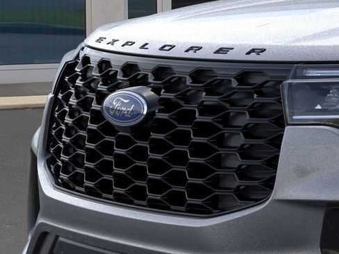 New 2025 Ford Explorer ST-Line w/ ST-Line Street Pack image 18