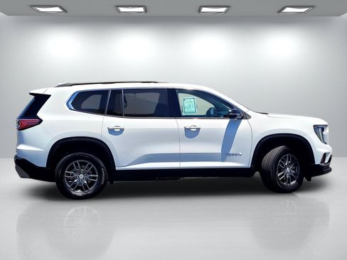 Used 2025 GMC Acadia Elevation FWD image 3