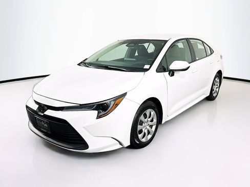 Used 2024 Toyota Corolla LE image 3