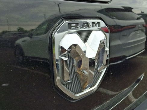 Used 2019 RAM 1500 Laramie AWD/4WD image 5