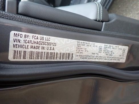 New 2025 Jeep Grand Cherokee Laredo image 20