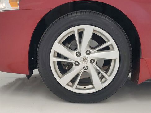 Used 2014 Nissan Altima 2.5 SV image 9