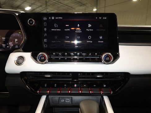 Certified 2026 GMC Canyon AT4X image 17