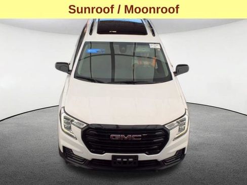Used 2023 GMC Terrain SLE w/ Driver Convenience Package AWD/4WD image 4