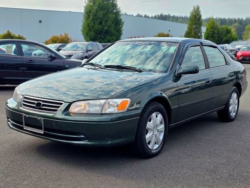 Used 2000 Toyota Camry LE FWD image 3