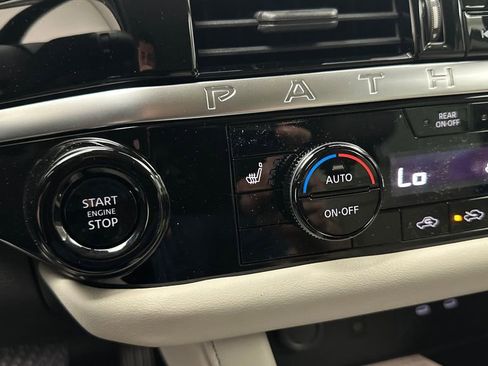 New 2026 Nissan Pathfinder SL AWD/4WD image 17
