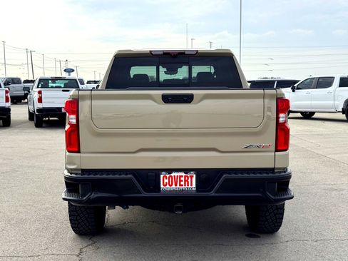 Used 2022 Chevrolet Silverado 1500 ZR2 w/ Technology Package image 8