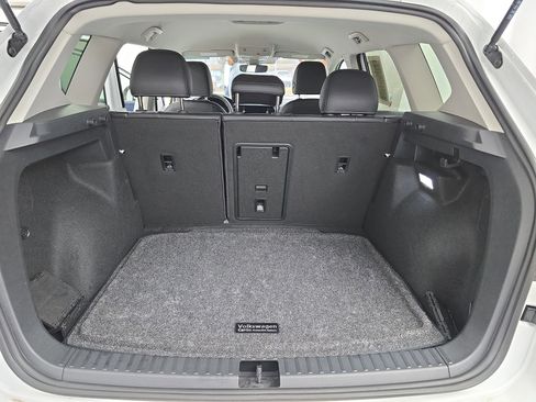 Certified 2024 Volkswagen Taos SE image 12