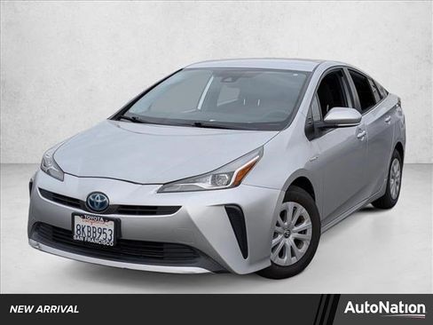 Used 2019 Toyota Prius L Eco image 1