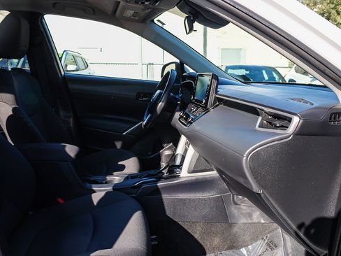 Used 2022 Toyota Corolla Cross LE image 18