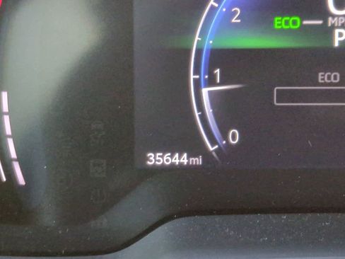 Certified 2025 Toyota Corolla XSE image 25