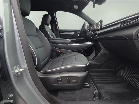 Used 2025 Buick Enclave Preferred w/ LPO, Floor Liner Package image 13