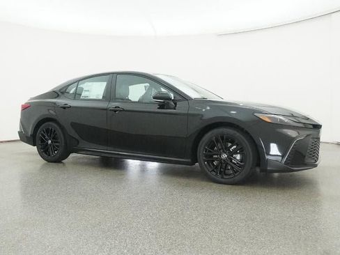 New 2026 Toyota Camry SE image 28