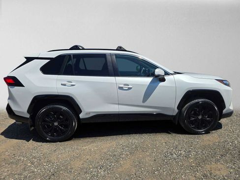 Used 2025 Toyota RAV4 SE w/ Convenience Package AWD/4WD image 3