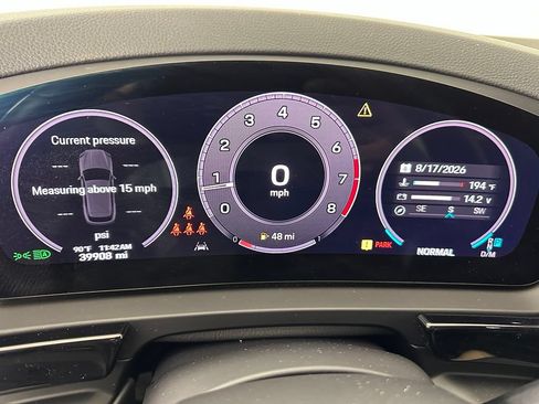 Certified 2024 Porsche Cayenne w/ Premium Package Plus (PFM) AWD/4WD image 24