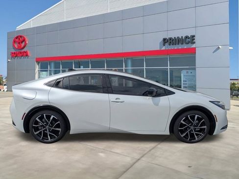 New 2026 Toyota Prius Plug-In Hybrid image 2