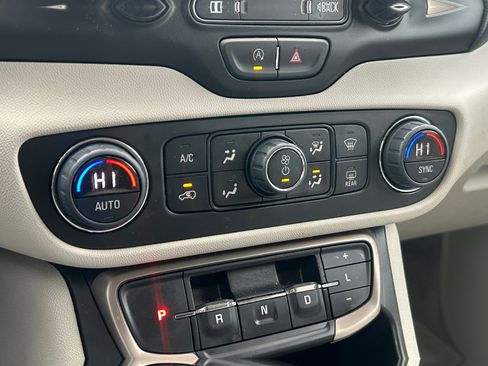 Used 2023 GMC Terrain Denali w/ Denali Premium Package image 18