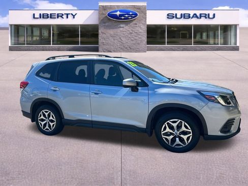 Used 2023 Subaru Forester Premium AWD/4WD image 22