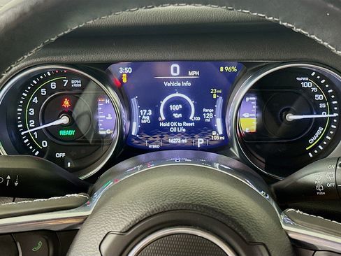 Used 2023 Jeep Wrangler Sahara w/ Cold Weather Group AWD/4WD image 19