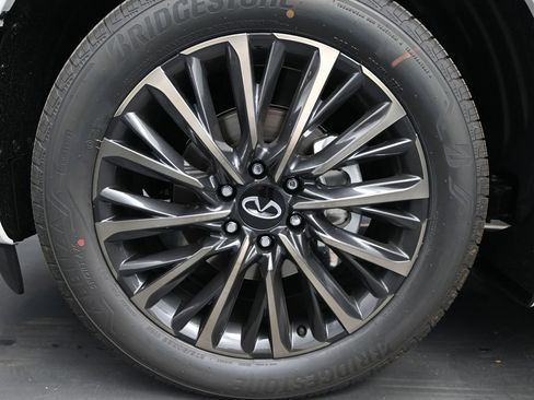 New 2026 INFINITI QX80 Autograph w/ Premium Cargo Package image 11