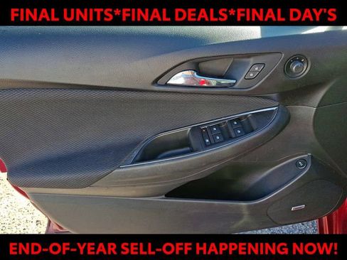 Used 2017 Chevrolet Cruze LT w/ Sun And Sound Package image 12